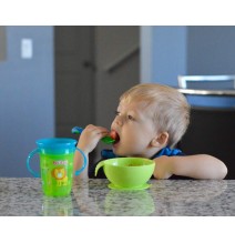 Gertuvė - puodelis Nuby 360° Twin Handle (talpa - 240 ml.)