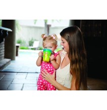 Gertuvė - puodelis Nuby 360° Twin Handle (talpa - 240 ml.)
