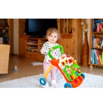 Stumdukas su garsais Baby Walker Piano